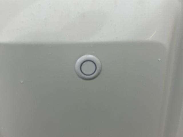 ハイゼットトラック 垂直式テールリフト　３方開　４ＷＤ　禁煙車　登録済未使用車　４ＷＤ　エアコンクーラー　パワステ　アイドリングストップ　衝突被害軽減ブレーキ　アクセル踏み間違い防止装置（8枚目）