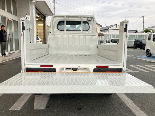 ハイゼットトラック 垂直式テールリフト　３方開　４ＷＤ　禁煙車　登録済未使用車　４ＷＤ　エアコンクーラー　パワステ　アイドリングストップ　衝突被害軽減ブレーキ　アクセル踏み間違い防止装置（14枚目）