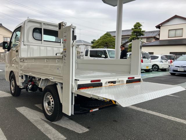 ハイゼットトラック 垂直式テールリフト　３方開　４ＷＤ　禁煙車　登録済未使用車　４ＷＤ　エアコンクーラー　パワステ　アイドリングストップ　衝突被害軽減ブレーキ　アクセル踏み間違い防止装置（15枚目）