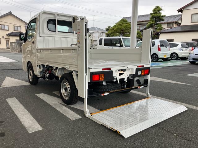 ハイゼットトラック 垂直式テールリフト　３方開　４ＷＤ　禁煙車　登録済未使用車　４ＷＤ　エアコンクーラー　パワステ　アイドリングストップ　衝突被害軽減ブレーキ　アクセル踏み間違い防止装置（16枚目）
