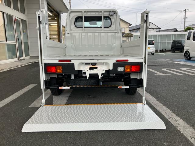 ハイゼットトラック 垂直式テールリフト　３方開　４ＷＤ　禁煙車　登録済未使用車　４ＷＤ　エアコンクーラー　パワステ　アイドリングストップ　衝突被害軽減ブレーキ　アクセル踏み間違い防止装置（18枚目）