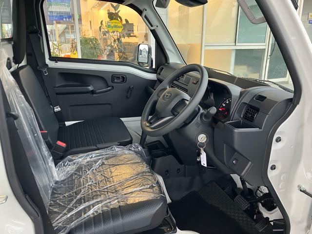 ハイゼットトラック 垂直式テールリフト　３方開　４ＷＤ　禁煙車　登録済未使用車　４ＷＤ　エアコンクーラー　パワステ　アイドリングストップ　衝突被害軽減ブレーキ　アクセル踏み間違い防止装置（26枚目）