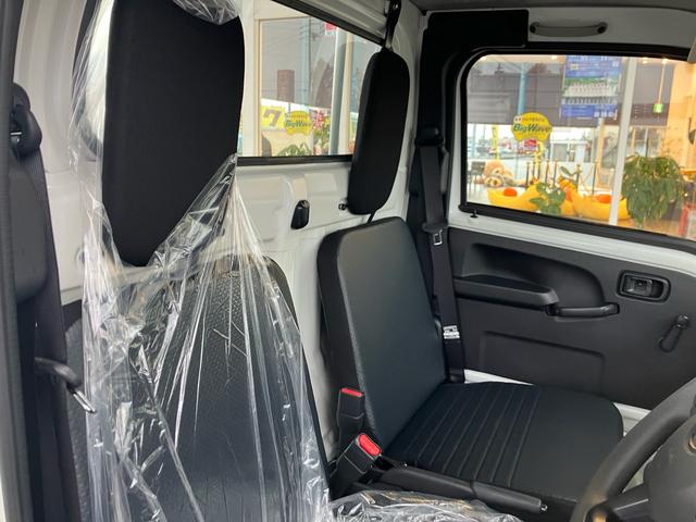 ハイゼットトラック 垂直式テールリフト　３方開　４ＷＤ　禁煙車　登録済未使用車　４ＷＤ　エアコンクーラー　パワステ　アイドリングストップ　衝突被害軽減ブレーキ　アクセル踏み間違い防止装置（27枚目）
