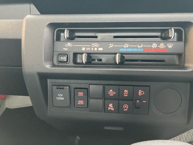 ハイゼットトラック 垂直式テールリフト　３方開　４ＷＤ　禁煙車　登録済未使用車　４ＷＤ　エアコンクーラー　パワステ　アイドリングストップ　衝突被害軽減ブレーキ　アクセル踏み間違い防止装置（32枚目）