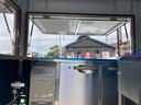 　キッチンカー　移動販売車　ホシザキ製冷凍冷蔵庫　室内エアコン　２口シンク　木製カウンター　ＬＥＤライト　換気扇　給排水タンク　サブバッテリー　コンセント（32枚目）