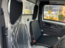 垂直式テールリフト　３方開　４ＷＤ　禁煙車　登録済未使用車　４ＷＤ　エアコンクーラー　パワステ　アイドリングストップ　衝突被害軽減ブレーキ　アクセル踏み間違い防止装置（27枚目）