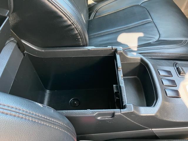 ハイラックスサーフ ＳＳＲ－Ｘリミテッド　４ＷＤ　Ｂｌｕｅｔｏｏｔｈ　フルセグＴＶ　　ナビ　キーレス　ドライブレコーダー　ドアバイザー　フロアマット　アルミホイール　ＥＴＣ　ワンオーナー（19枚目）