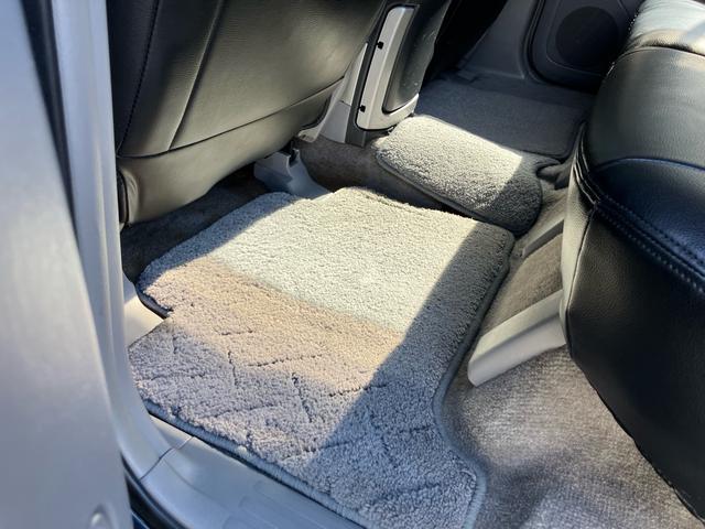 ハイラックスサーフ ＳＳＲ－Ｘリミテッド　４ＷＤ　Ｂｌｕｅｔｏｏｔｈ　フルセグＴＶ　　ナビ　キーレス　ドライブレコーダー　ドアバイザー　フロアマット　アルミホイール　ＥＴＣ　ワンオーナー（26枚目）