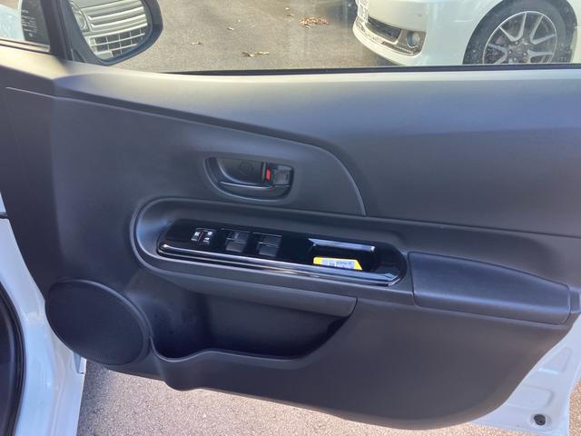 アクア Ｓスタイルブラック　走行２．６万キロ　ワンオーナー　ナビＴＶ　シートヒーター　ＥＴＣ　キーフリー　プッシュスタート　スペアキー（21枚目）