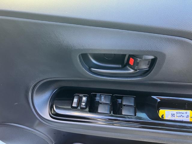 アクア Ｓスタイルブラック　走行２．６万キロ　ワンオーナー　ナビＴＶ　シートヒーター　ＥＴＣ　キーフリー　プッシュスタート　スペアキー（22枚目）