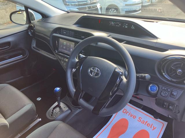 アクア Ｓスタイルブラック　走行２．６万キロ　ワンオーナー　ナビＴＶ　シートヒーター　ＥＴＣ　キーフリー　プッシュスタート　スペアキー（24枚目）