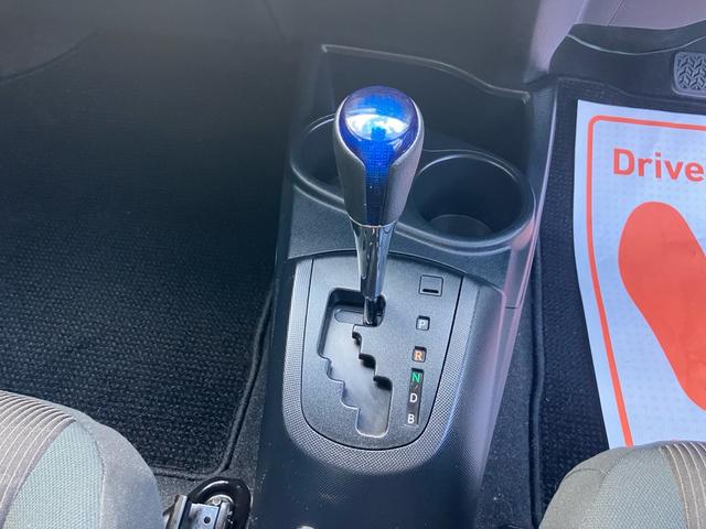 アクア Ｓスタイルブラック　走行２．６万キロ　ワンオーナー　ナビＴＶ　シートヒーター　ＥＴＣ　キーフリー　プッシュスタート　スペアキー（35枚目）