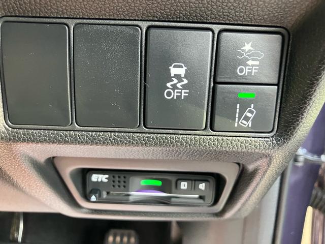 ステップワゴンスパーダ スパーダ・クールスピリット ホンダセンシング 9インチナビ 両側パワースライドドア ドライブレコーダー ETC スマートキー ドアバイザー 7人乗り バックカメラ フルセグTV Bluetooth(10枚目)