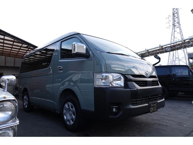ハイエースバン ロングワイドスーパーGL 登録済み未使用車 4WD アースカラーパッケージ パノラミックビューモニター 寒冷地仕様 プリクラッシュセーフティー レーンディパーチャーアラート パーキングサポート LEDフォグ(3枚目)