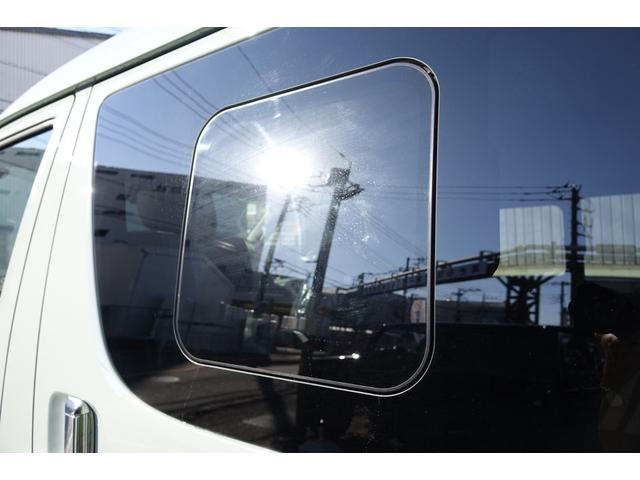 ハイエースバン ロングワイドスーパーGL 登録済み未使用車 4WD アースカラーパッケージ パノラミックビューモニター 寒冷地仕様 プリクラッシュセーフティー レーンディパーチャーアラート パーキングサポート LEDフォグ(22枚目)