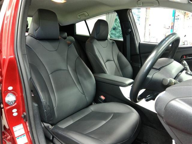 プリウス Ａツーリングセレクション　ハイブリッド　寒冷地　４ＷＤ　安全装備　衝突被害軽減システム　横滑り防止機能　ＡＢＳ　エアバッグ　オートクルーズコントロール　盗難防止装置　バックカメラ　ＥＴＣ　ドラレコ　ミュージックプレイヤー接続可（11枚目）