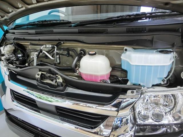 ハイエースワゴン GL ワンオーナー 衝突被害軽減システム 横滑り防止機能 ABS エアバッグ 盗難防止装置 バックカメラ 後席モニター ETC ドラレコ ミュージックプレイヤー接続可 CD スマートキー キーレス フル装備(10枚目)