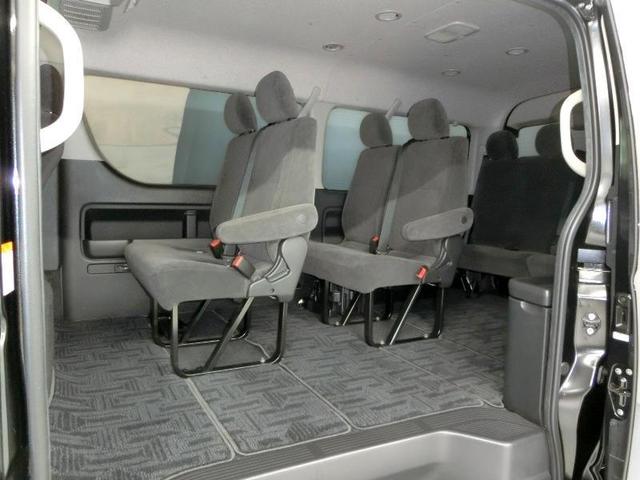 ハイエースワゴン GL ワンオーナー 衝突被害軽減システム 横滑り防止機能 ABS エアバッグ 盗難防止装置 バックカメラ 後席モニター ETC ドラレコ ミュージックプレイヤー接続可 CD スマートキー キーレス フル装備(33枚目)