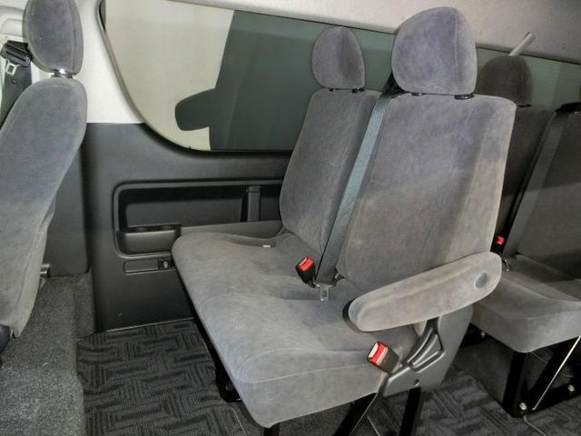 ハイエースワゴン GL ワンオーナー 衝突被害軽減システム 横滑り防止機能 ABS エアバッグ 盗難防止装置 バックカメラ 後席モニター ETC ドラレコ ミュージックプレイヤー接続可 CD スマートキー キーレス フル装備(35枚目)