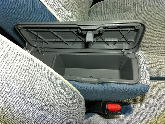 ムーヴキャンバス ストライプスＧ　安全装備　衝突被害軽減システム　横滑り防止機能　ＡＢＳ　エアバッグ　盗難防止装置　アイドリングストップ　バックカメラ　ミュージックプレイヤー接続可　ＣＤ　スマートキー　キーレス　フル装備　オートマ（13枚目）