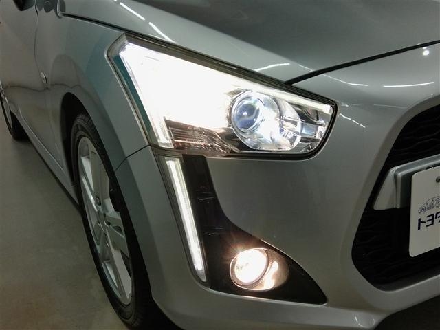 ＬＥＤヘッドライトとフォグランプのコラボです。雨や雪の日も安心！フォグランプがお車の存在を際立たせますね♪