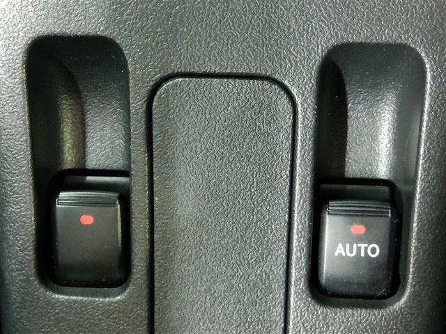 パワーウィンドウのスイッチベースです。