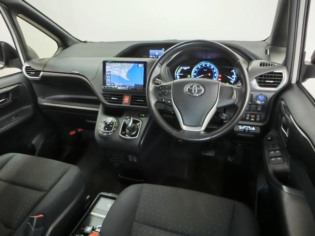 ヴォクシー ハイブリッドＶ　ハイブリッド　ワンオーナー　横滑り防止機能　ＡＢＳ　エアバッグ　オートクルーズコントロール　盗難防止装置　バックカメラ　後席モニター　ＥＴＣ　ドラレコ　ミュージックプレイヤー接続可　ＣＤ　スマートキー（12枚目）