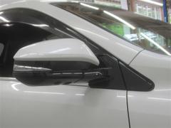 ドアミラーは電動格納機能もあります。駐車する際にこの機能があると大変便利ですね。 6