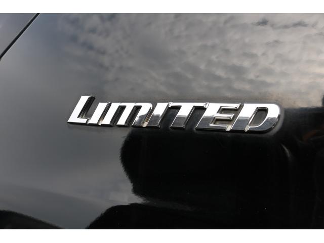 ハイラックスサーフ SSR-Xリミテッド ブラック 2インチリフトアップ 後期モデル 2700ccガソリン車 ETC【新品】インナーブラックヘッドライト【新品】タコマLOOKグリル【新品】デルタOVALホイール【新品】ジオランダーMTタイヤ(38枚目)