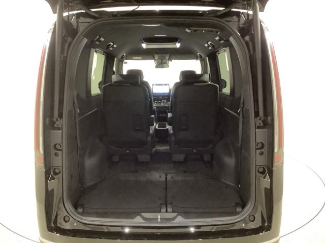 ステップワゴン e:HEVスパーダプレミアムライン HSENSING新車保証試乗車ワンオ-ナ- マルチカメラ Pテールゲート Wエアコン 両側自動ドア Fセグ USB接続 クルーズC 助手席エアバッグ スマートK シ-トヒ-タ- DVD再生 キーフリー(19枚目)