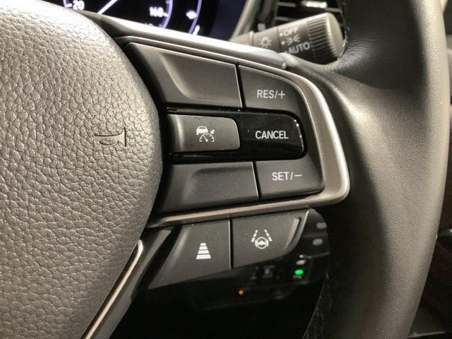 オデッセイハイブリッド e:HEVアブソルート・EX HSENSING 革シ-ト 新車保証 試乗車 レザーシート パワーゲート クルコン パワ-シ-ト 両側自動スライドドア ワンオーナー Rカメラ スマートキー エアバック フルセグTV シートヒーター(12枚目)