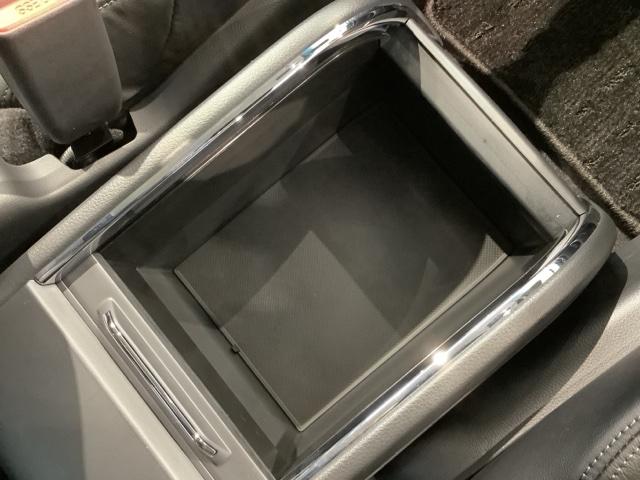 オデッセイハイブリッド e:HEVアブソルート・EX HSENSING 革シ-ト 新車保証 試乗車 レザーシート パワーゲート クルコン パワ-シ-ト 両側自動スライドドア ワンオーナー Rカメラ スマートキー エアバック フルセグTV シートヒーター(28枚目)