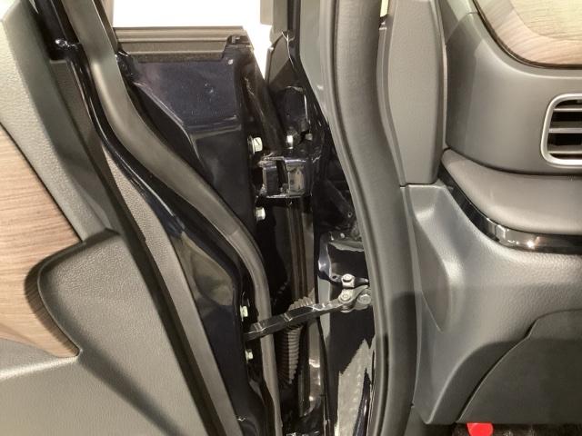 オデッセイハイブリッド e:HEVアブソルート・EX HSENSING 革シ-ト 新車保証 試乗車 レザーシート パワーゲート クルコン パワ-シ-ト 両側自動スライドドア ワンオーナー Rカメラ スマートキー エアバック フルセグTV シートヒーター(41枚目)