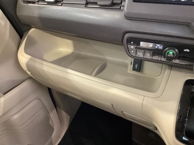 N-BOX Gホンダセンシング 最長5年保証ナビTVRカメラDVD 盗難防止システム Dレコ ETC付 フルフラットシート スマキー LED DVD再生機能 横滑り防止 パワーウィンドウ AAC 地デジTV ベンチシート クルコン(25枚目)