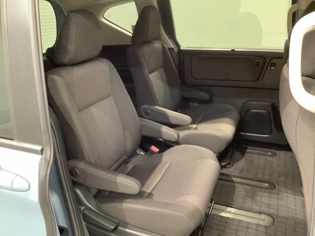 フリード Ｇ・ホンダセンシング　最長５年保証　ワンオ－ナ－　ナビＶＸＭ－２１４ＶＦｉ　ＴＶ　Ｒカメラ　ＣＤ録音　ＢＴオ－ディオ　ＤＶＤ　ＥＴＣ　両側電動ドア　ＶＳＡ　シ－トヒ－タ－　クルコン　スマ－トキ－　スペアキ－　盗難防止装置（18枚目）