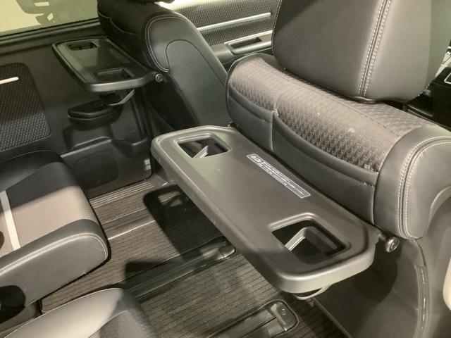 ステップワゴンスパーダ スパーダ・クールスピリットホンダセンシング　１年保証　ナビＶＸＭ－１７５ＶＦＮｉ　ＴＶ　Ｒカメラ　ＣＤ録音　ＤＶＤ　ＥＴＣ　ＬＥＤライト　両側電動ドア　ＶＳＡ　シ－トヒ－タ－　クルコン　アルミ　スマ－トキ－　盗難防止装置　整備記録簿　ＡＡＣ（32枚目）