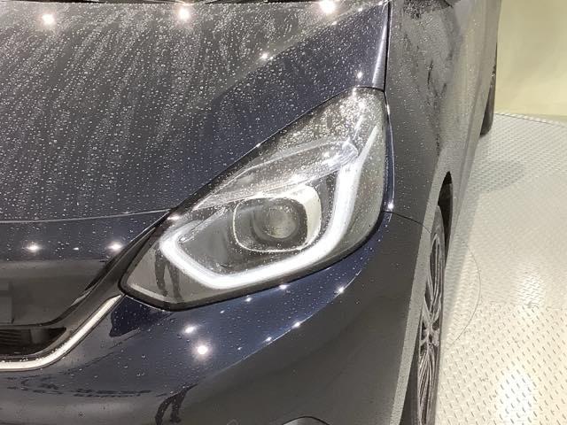 フィット ｅ：ＨＥＶホーム２０周年特別仕様車カーサ　Ｈ　ＳＥＮＳＩＮＧ　最長５年保証　ワンオ－ナ－　ナビＶＸＵ－２２５ＦＴｉ　ＴＶ　Ｒカメラ　ＣＤ録音　ＢＴオ－ディオ　ＤＶＤ　ＥＴＣ　ＬＥＤライト　ＶＳＡ　シ－トヒ－タ－　クルコン　アルミ　スマ－トキ－（8枚目）