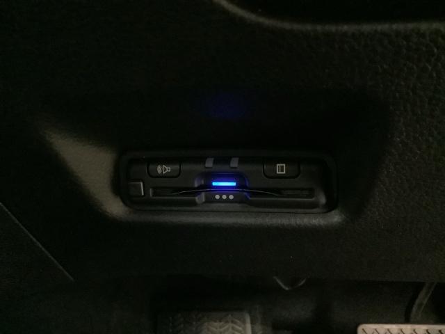 フィット ｅ：ＨＥＶホーム２０周年特別仕様車カーサ　Ｈ　ＳＥＮＳＩＮＧ　最長５年保証　ワンオ－ナ－　ナビＶＸＵ－２２５ＦＴｉ　ＴＶ　Ｒカメラ　ＣＤ録音　ＢＴオ－ディオ　ＤＶＤ　ＥＴＣ　ＬＥＤライト　ＶＳＡ　シ－トヒ－タ－　クルコン　アルミ　スマ－トキ－（13枚目）