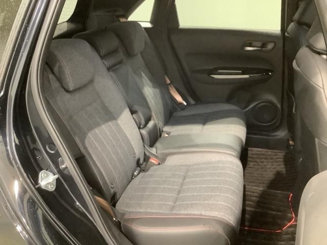 フィット ｅ：ＨＥＶホーム２０周年特別仕様車カーサ　Ｈ　ＳＥＮＳＩＮＧ　最長５年保証　ワンオ－ナ－　ナビＶＸＵ－２２５ＦＴｉ　ＴＶ　Ｒカメラ　ＣＤ録音　ＢＴオ－ディオ　ＤＶＤ　ＥＴＣ　ＬＥＤライト　ＶＳＡ　シ－トヒ－タ－　クルコン　アルミ　スマ－トキ－（18枚目）