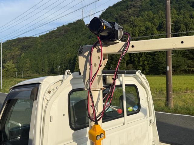 アクティトラック ＳＤＸ　４ＷＤ　２５０ＫＧ吊り簡易クレーン付き　構造変更済　エアコン　パワステ　５速ＭＴ（6枚目）