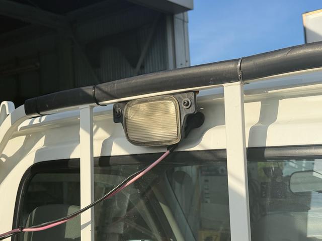 アクティトラック ＳＤＸ　４ＷＤ　２５０ＫＧ吊り簡易クレーン付き　構造変更済　エアコン　パワステ　５速ＭＴ（10枚目）