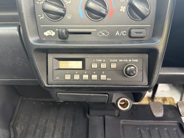 アクティトラック ＳＤＸ　４ＷＤ　２５０ＫＧ吊り簡易クレーン付き　構造変更済　エアコン　パワステ　５速ＭＴ（19枚目）