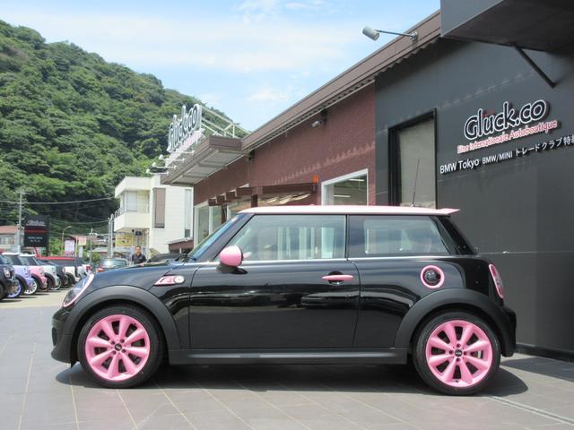 ＭＩＮＩ クーパーＳ　当社カスタム車両　ＣＡＢＡＮＡシートカバー　キセノンヘッドライト　純正コニカルスポーク１７インチＡＷ　カロッツェリアＨＤＤナビ　フルセグＴＶ　ＣＤ　ＤＶＤ再生　Ｂｌｕｅｔｏｏｔｈ対応　Ｂカメラ　ＥＴＣ（5枚目）