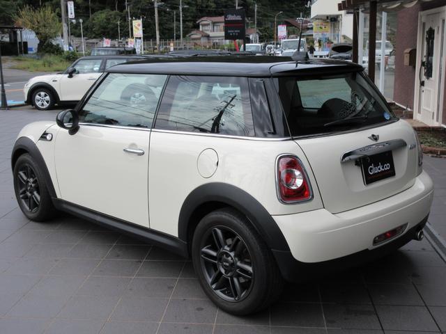 ＭＩＮＩ クーパー　カロッツェリアＨＤＤナビ　フルセグＴＶ　ＤＶＤ再生　Ｂｌｕｅｔｏｏｔｈ対応フルセグ　バックカメラ　純正１６インチアルミ　キセノンヘッドライト　ＥＴＣ（9枚目）