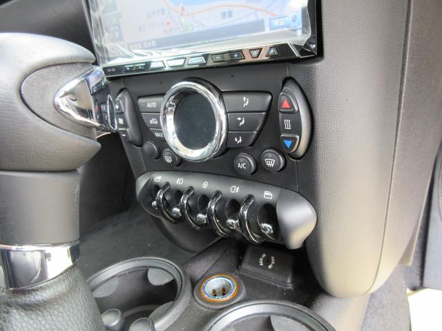 ＭＩＮＩ クーパー　カロッツェリアＨＤＤナビ　フルセグＴＶ　ＤＶＤ再生　Ｂｌｕｅｔｏｏｔｈ対応フルセグ　バックカメラ　純正１６インチアルミ　キセノンヘッドライト　ＥＴＣ（27枚目）