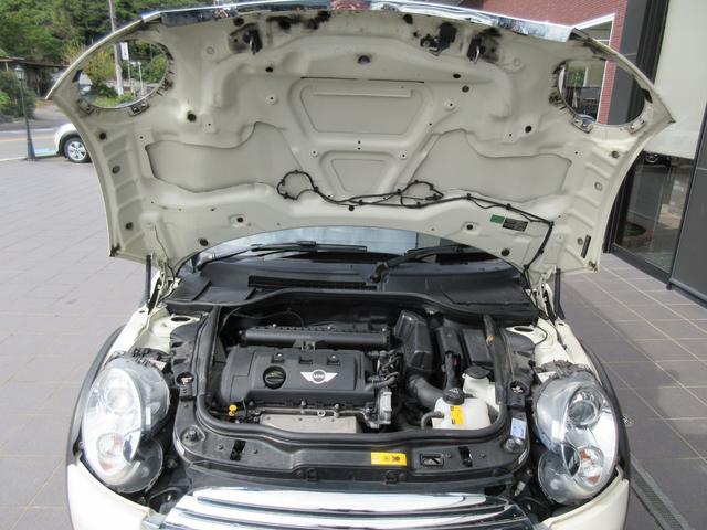 ＭＩＮＩ クーパー　カロッツェリアＨＤＤナビ　フルセグＴＶ　ＤＶＤ再生　Ｂｌｕｅｔｏｏｔｈ対応フルセグ　バックカメラ　純正１６インチアルミ　キセノンヘッドライト　ＥＴＣ（32枚目）