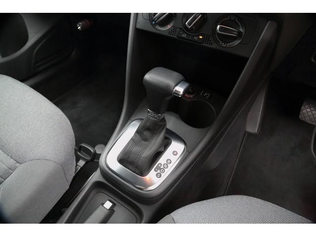 ポロ ＴＳＩコンフォートライン　走行２，７５０ｋｍ　ディーラー整備車両　ディーラー記録簿計１４枚完備（24枚目）