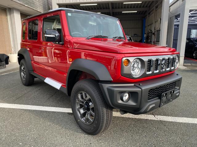 ジムニーノマド ＦＣ　ノマド／登録済未使用車／シズリングレッド／４ＷＤ／オートクルーズコントロール／衝突被害軽減システム／ＬＥＤヘッドランプ／オートハイビーム／全席パワーウィンドウ／シートヒーター／ＳＵＶ／５ドア（5枚目）