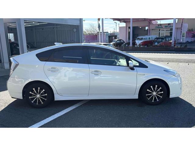 プリウス G サンルーフ/HDDナビ/バックカメラ/バックフォグ/ETC/オートクルーズコントロール/TV/CD/DVD再生/アルミホイール/スマートキー/電動格納ミラー/USB ミュージックプレイヤー接続可(8枚目)