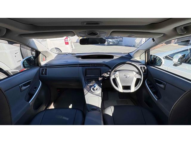 プリウス G サンルーフ/HDDナビ/バックカメラ/バックフォグ/ETC/オートクルーズコントロール/TV/CD/DVD再生/アルミホイール/スマートキー/電動格納ミラー/USB ミュージックプレイヤー接続可(13枚目)